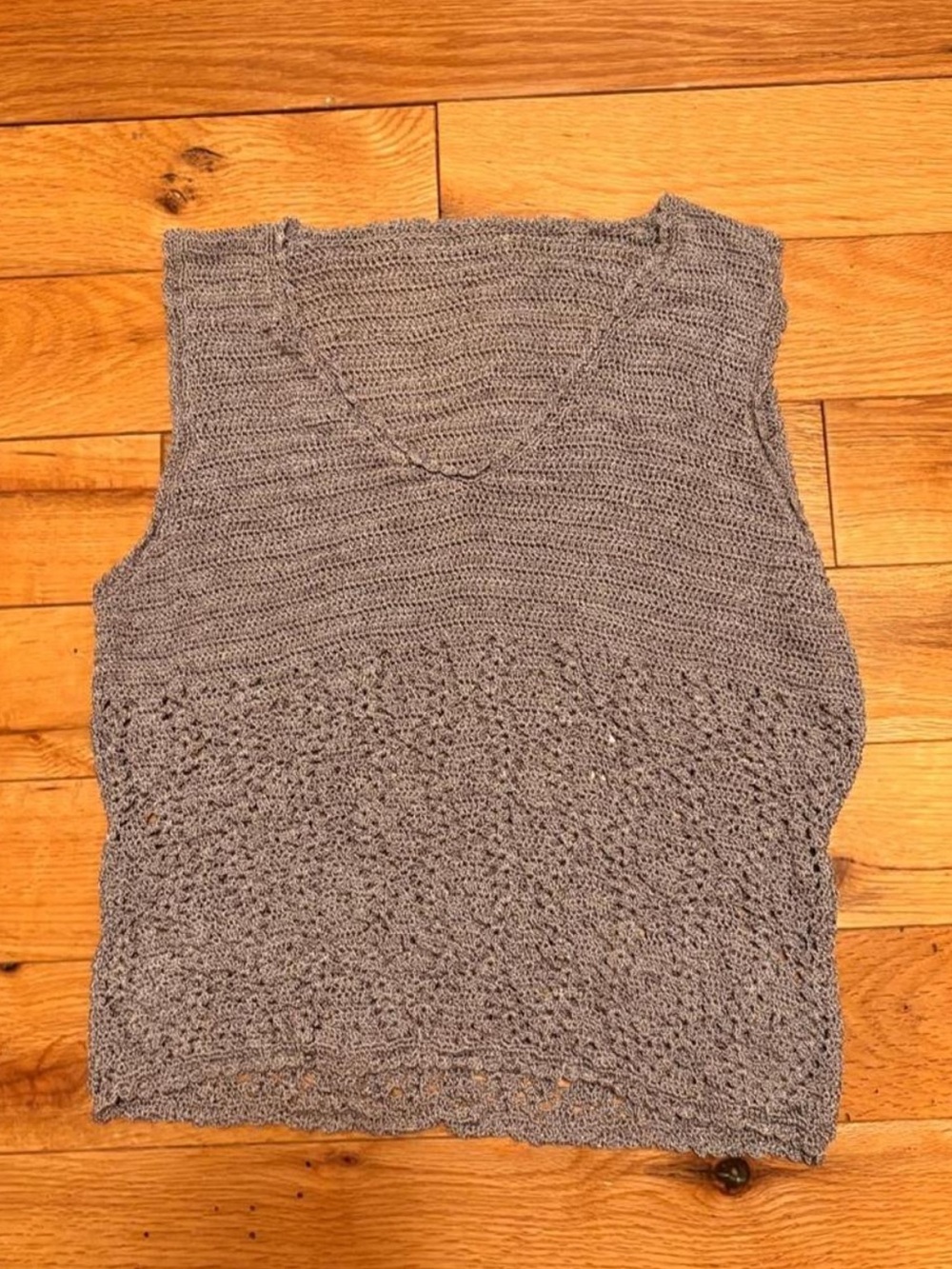 Women's Slouchy Gray Knit V-Neck Sleeveless Top